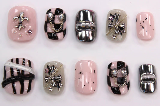 Chrome Checkers Chain (Handmade Press on Nails) - Summer Collection