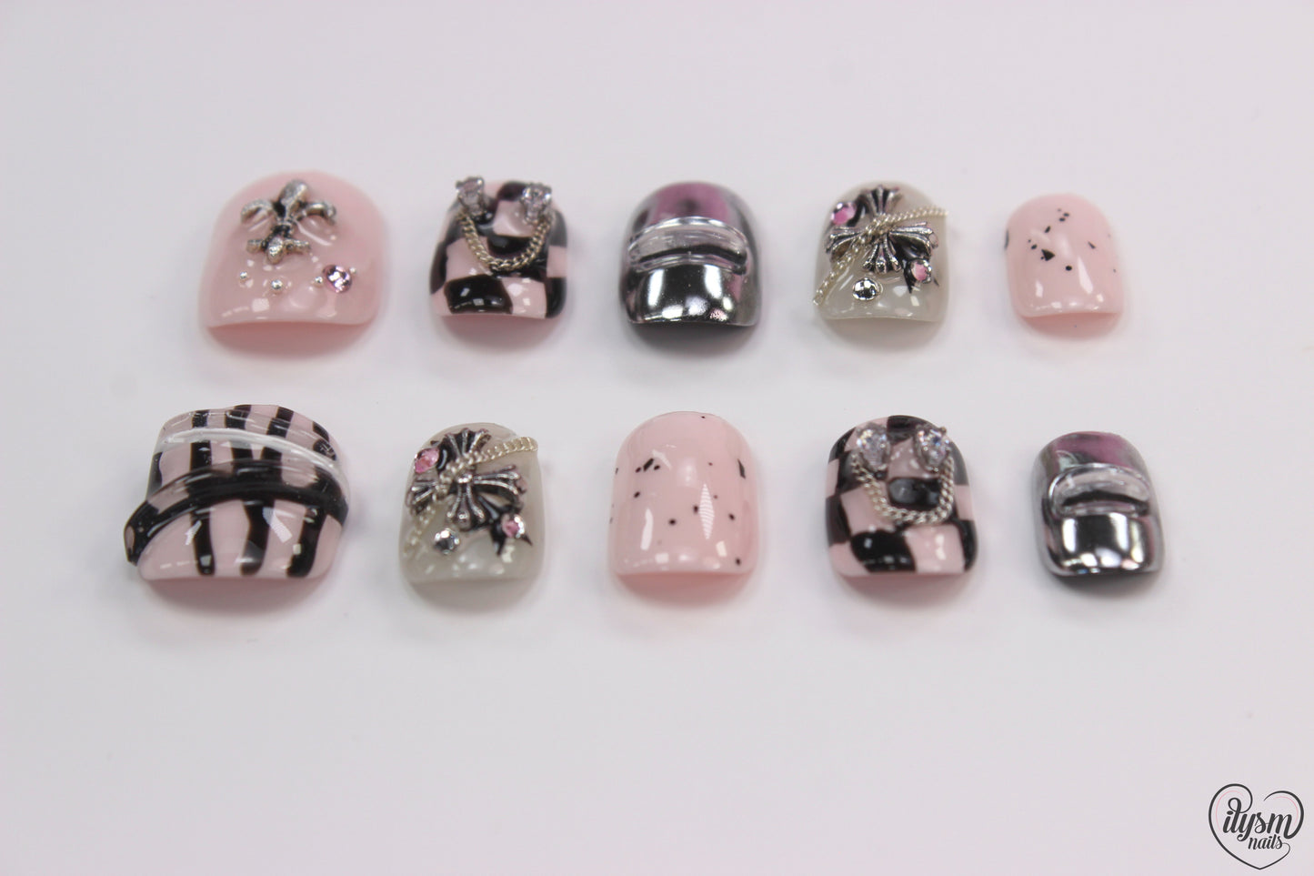 Chrome Checkers Chain (Handmade Press on Nails) - Summer Collection