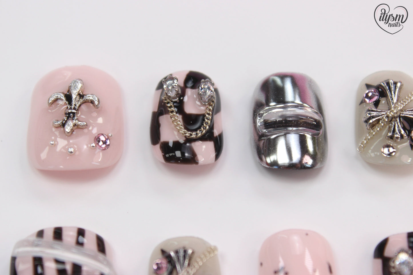 Chrome Checkers Chain (Handmade Press on Nails) - Summer Collection